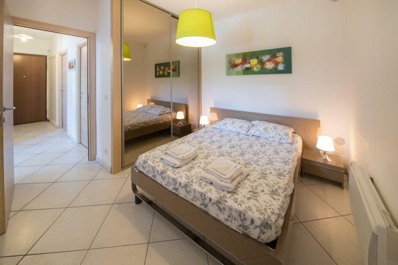 Annecy-Pavillon Apartment ดูแอ็งต์ ภายนอก รูปภาพ