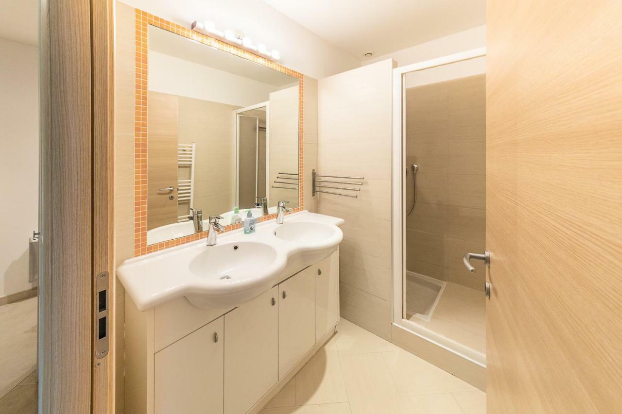 Annecy-Pavillon Apartment ดูแอ็งต์ ภายนอก รูปภาพ